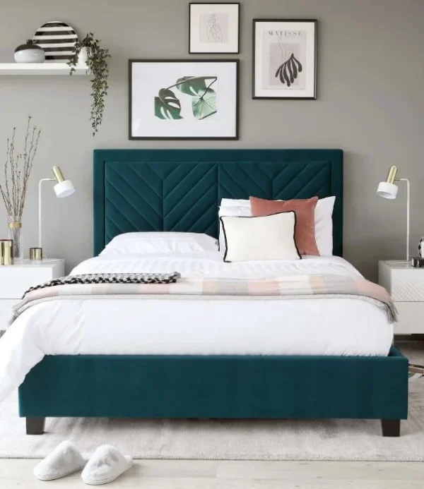 OCTIVA Upholstered Tufted Bed With Antique Headboard