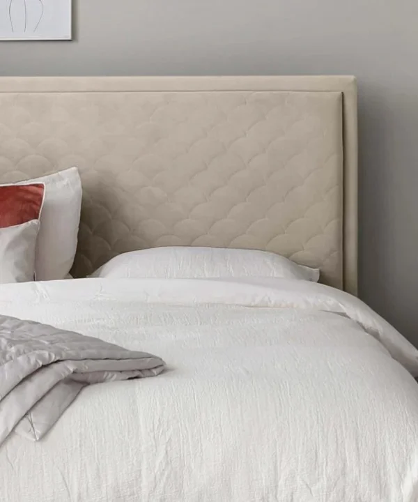 Maple Upholstered Bed With Box Tufted Headboard